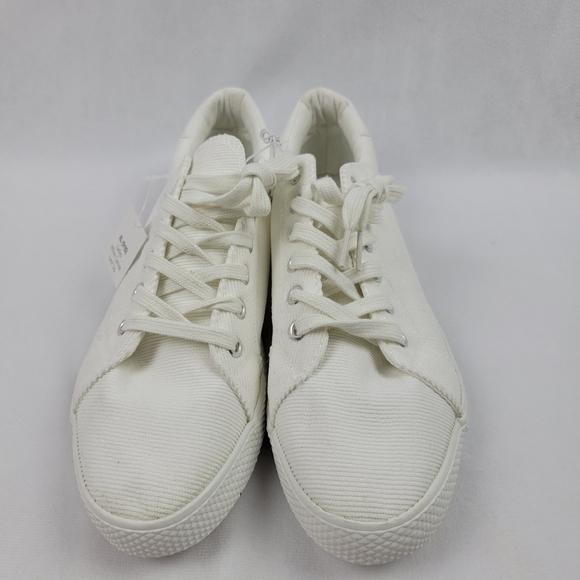 White Canvas Casuals lace up canvas sneakers - Picture 2 of 7